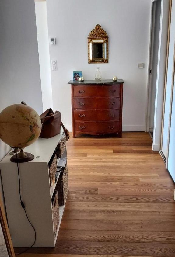 Chambre Lit 2 Personnes Dans Appartement Du Logeur Mandelieu エクステリア 写真