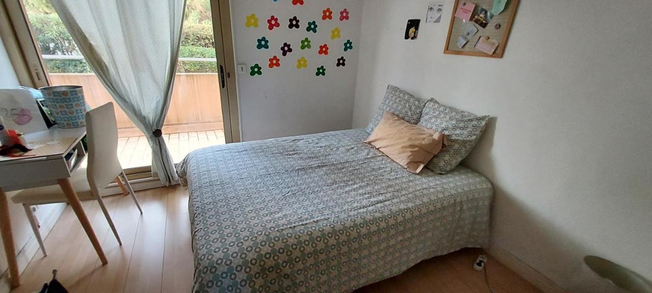 Chambre Lit 2 Personnes Dans Appartement Du Logeur Mandelieu エクステリア 写真